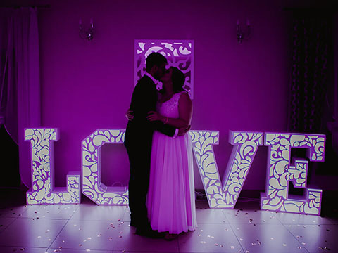 Napis LOVE